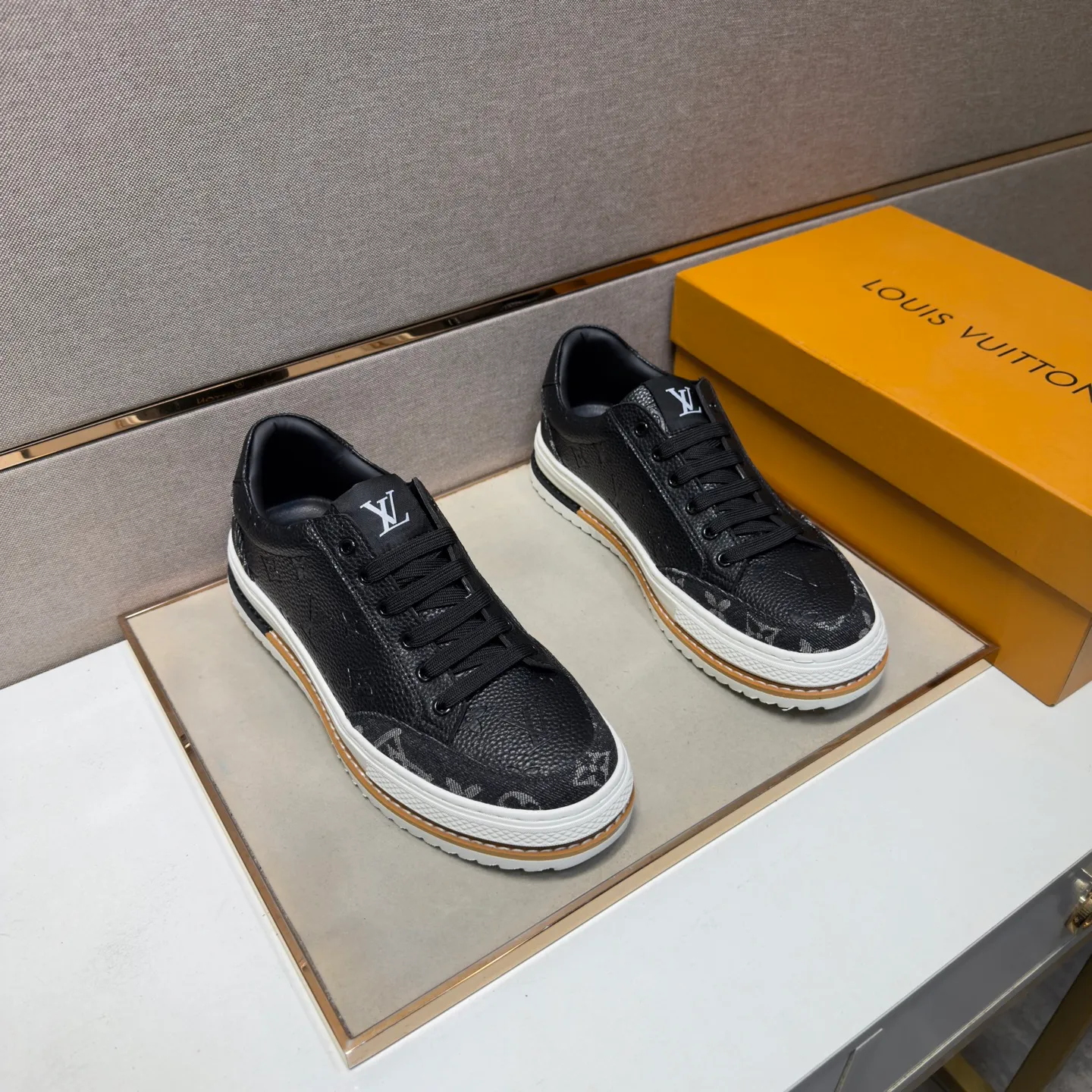 Men's men's shoes 💰pp400 [LV～] Men's casual shoes 2026z cabinet sales simultaneously 🔶Size: 38-44 #️⃣ 🔷2 colors🔜The upper is made of cowhide stitching➕Genuine leather lining, comfortable and breathable, sole: original comfortable and wear-resistant outsole, ⚠️Real 📱Photographed🎬The real thing is better📢📢📢